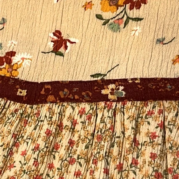 Maurices Top, Keyhole Back, Ruffle Hem, Beige with Multicolor Floral, 3X - Picture 10 of 12